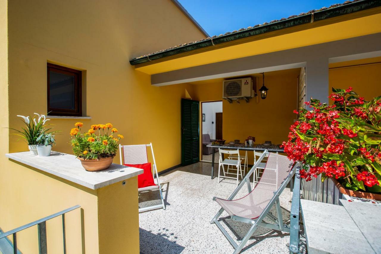 شقة Casa Donatella Montecchio  المظهر الخارجي الصورة